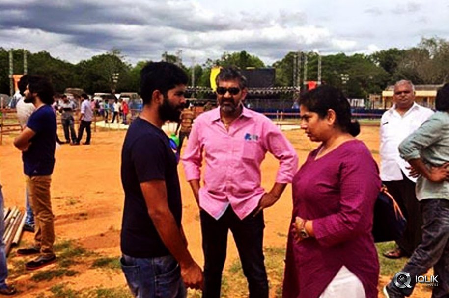 Rajamouli-at-Baahubali-Movie-Audio-Launch-Arrangements